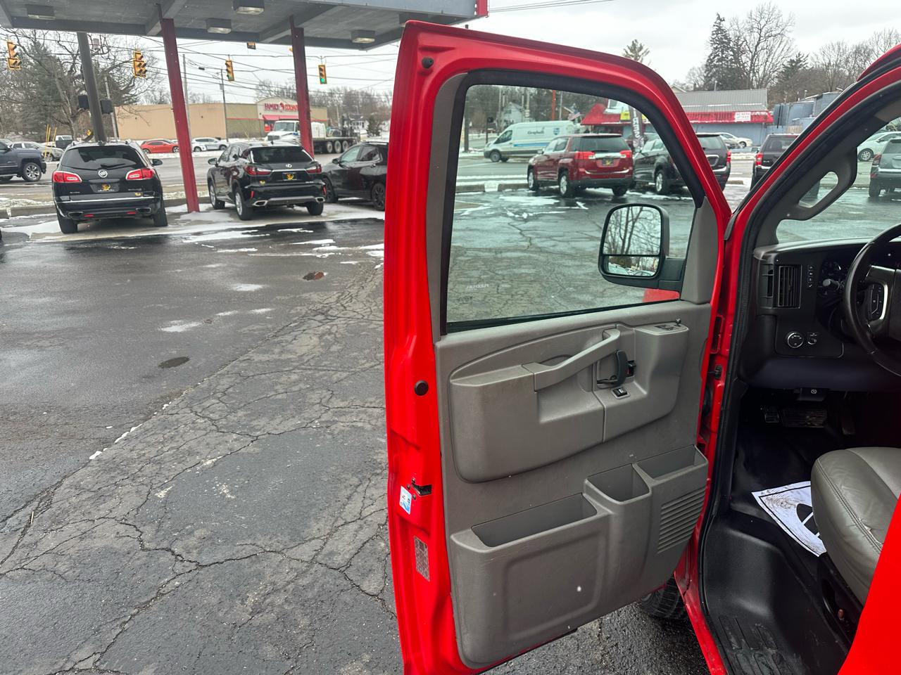 Chevrolet Express Cargo Van RWD 3500 135" 2019