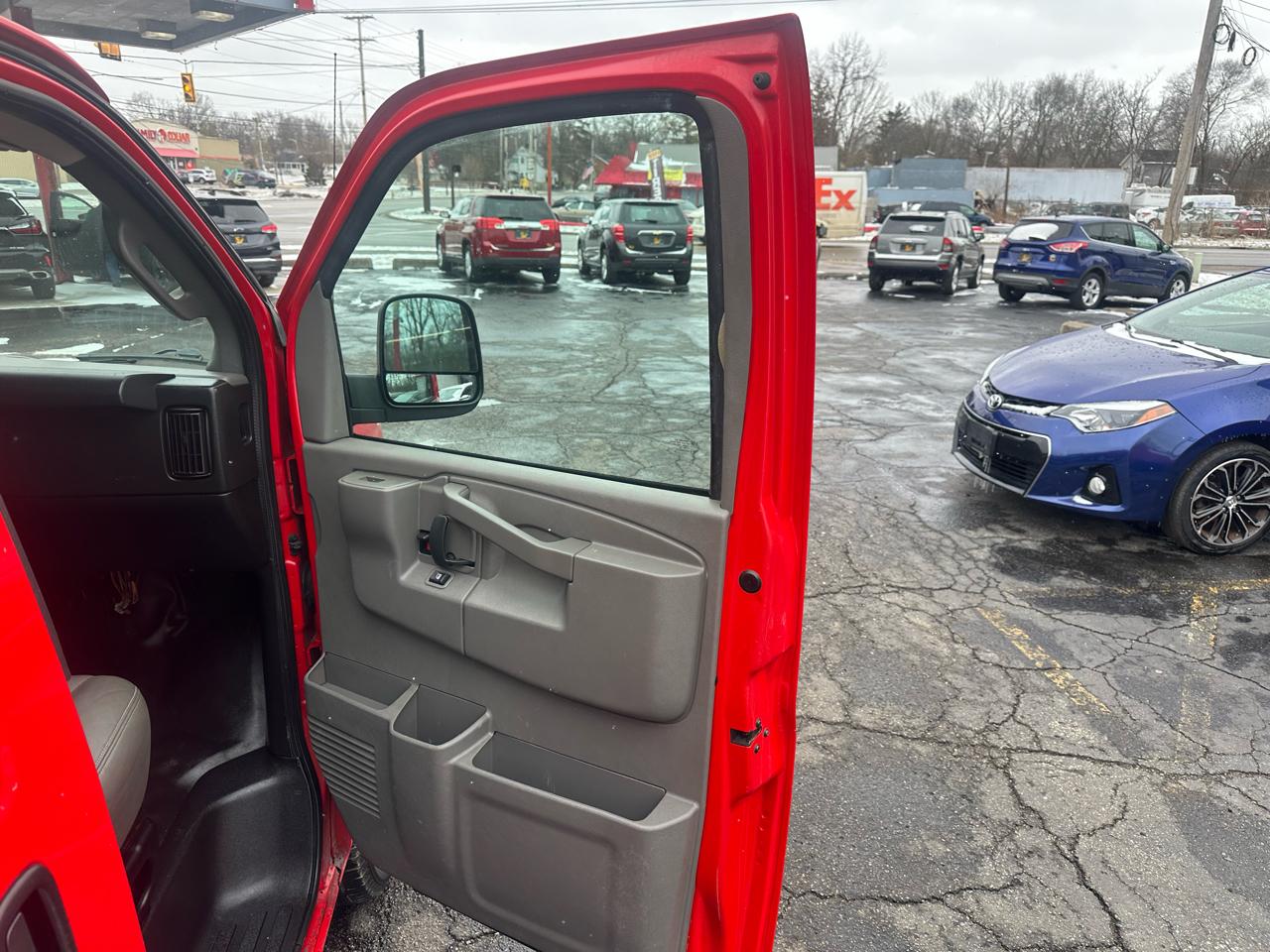 Chevrolet Express Cargo Van RWD 3500 135" 2019