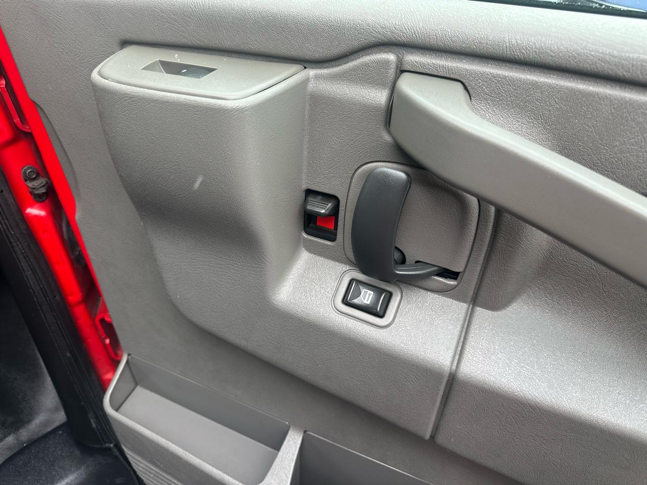 Chevrolet Express Cargo Van RWD 3500 135" 2019