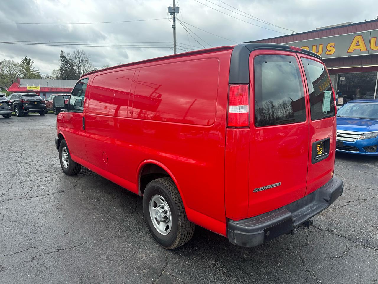 Chevrolet Express Cargo Van RWD 3500 135" 2019