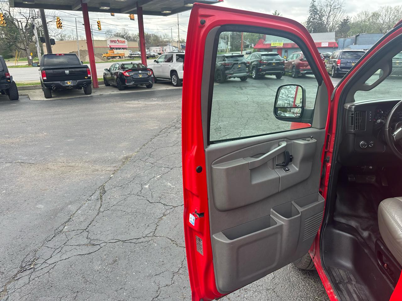 Chevrolet Express Cargo Van RWD 3500 135" 2019