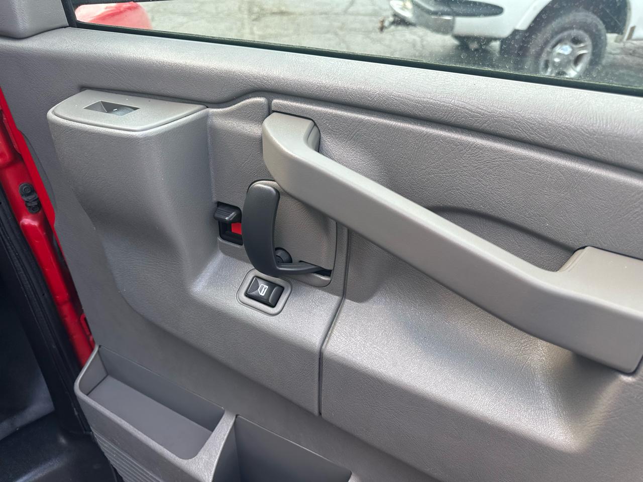 Chevrolet Express Cargo Van RWD 3500 135" 2019