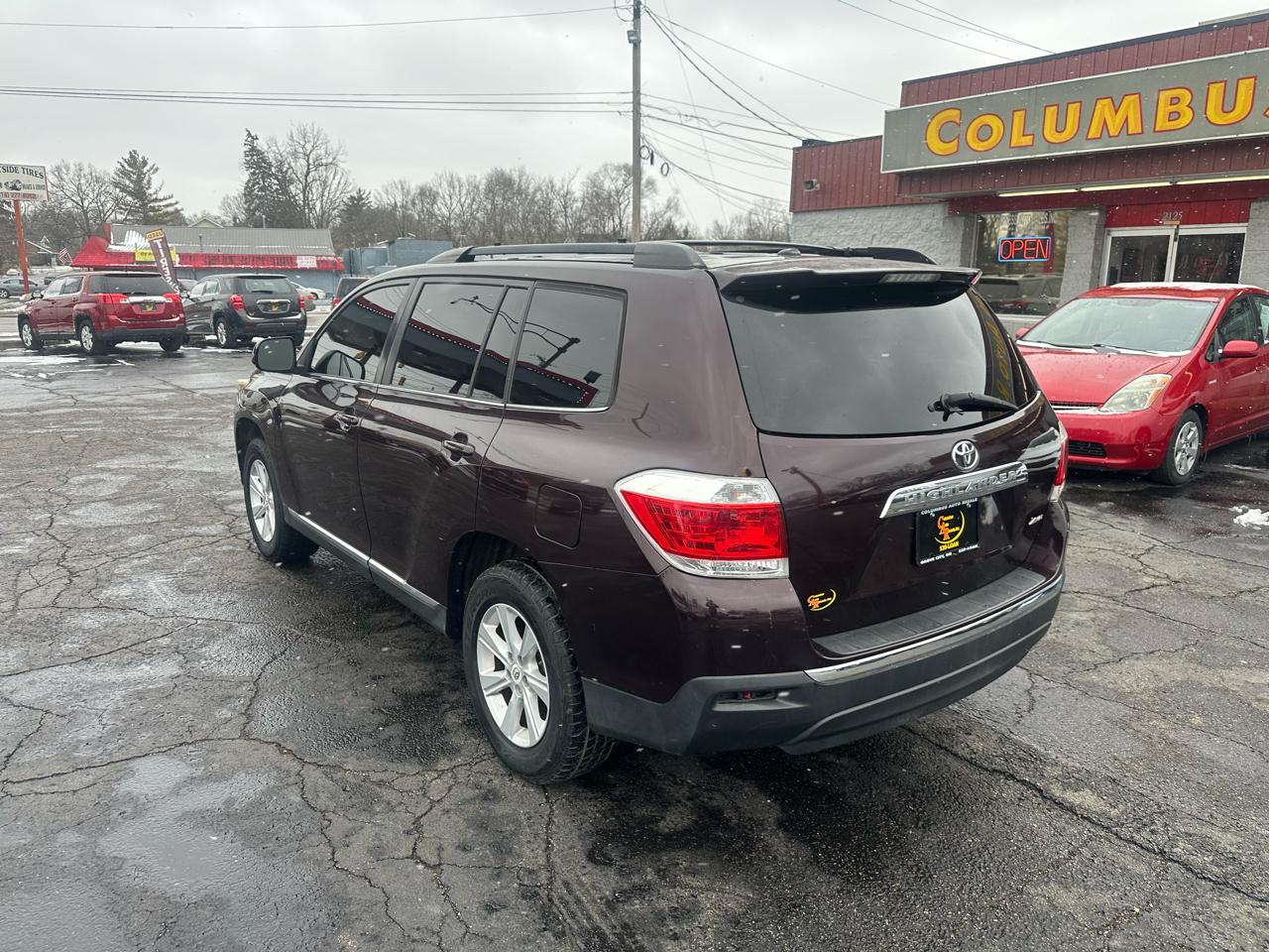 Toyota Highlander 4WD 4dr V6 Base (Natl) 2011