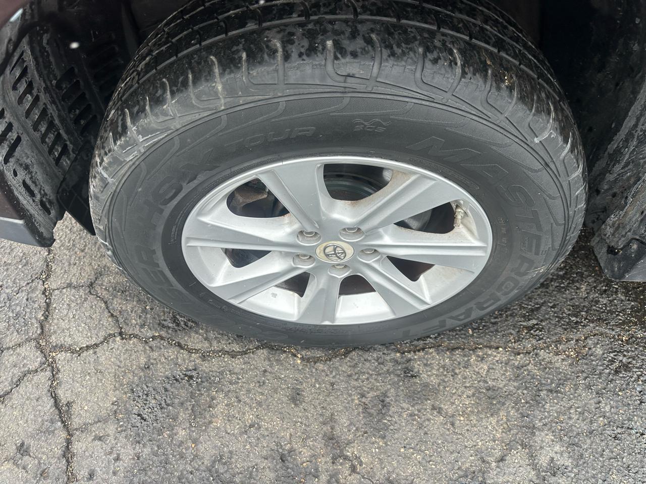 Toyota Highlander 4WD 4dr V6 Base (Natl) 2011