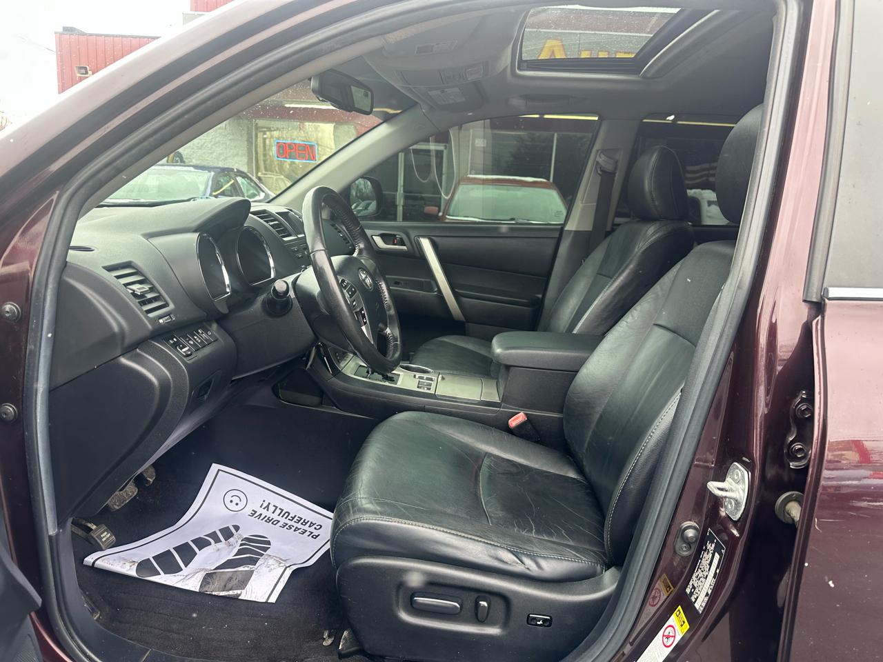 Toyota Highlander 4WD 4dr V6 Base (Natl) 2011