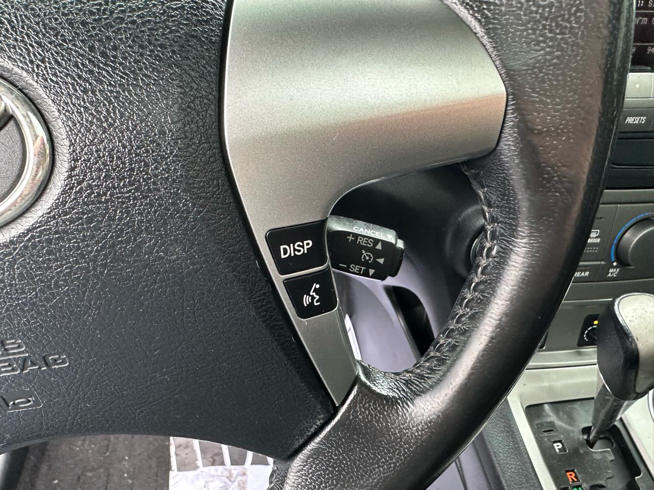 Toyota Highlander 4WD 4dr V6 Base (Natl) 2011