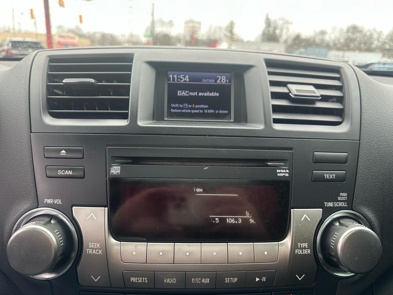 Toyota Highlander 4WD 4dr V6 Base (Natl) 2011