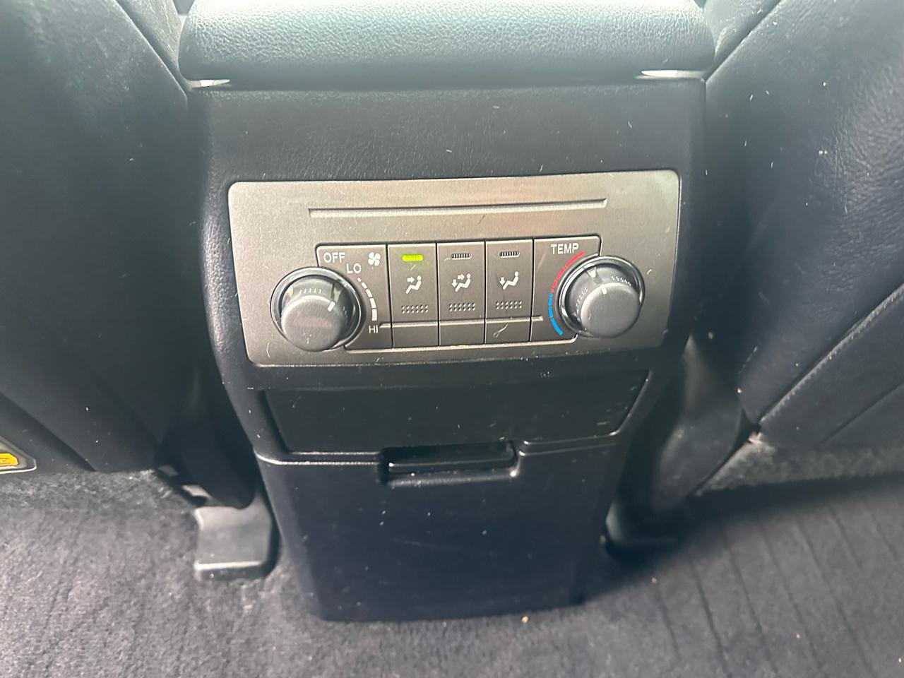 Toyota Highlander 4WD 4dr V6 Base (Natl) 2011