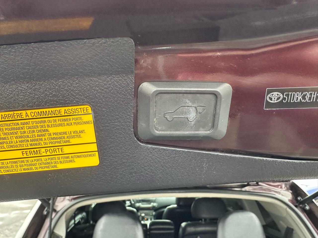 Toyota Highlander 4WD 4dr V6 Base (Natl) 2011