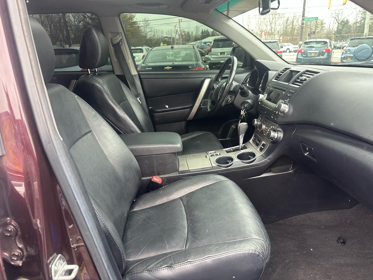 Toyota Highlander 4WD 4dr V6 Base (Natl) 2011