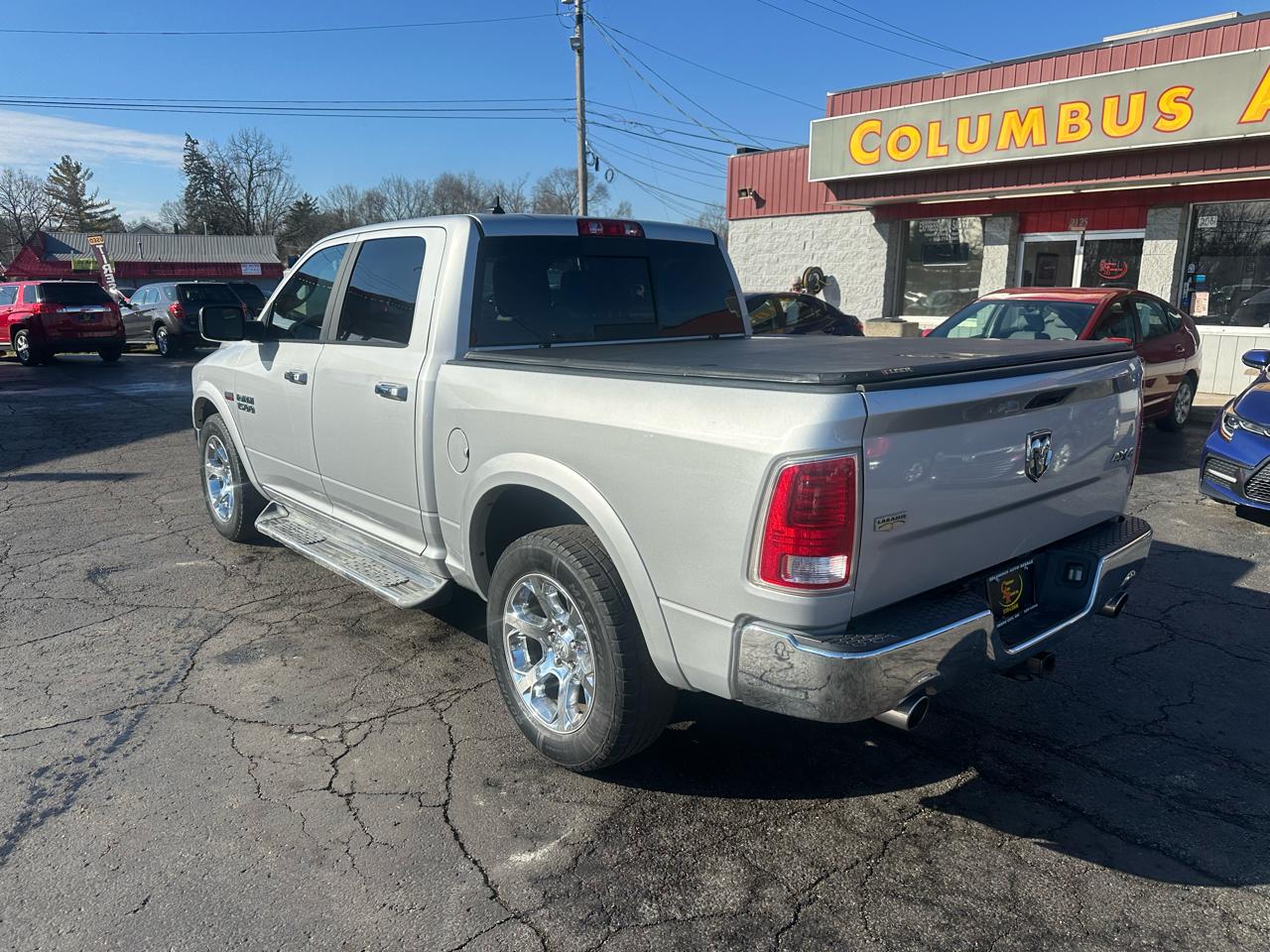 RAM 1500 Laramie 4x4 Crew Cab 5'7" Box 2017
