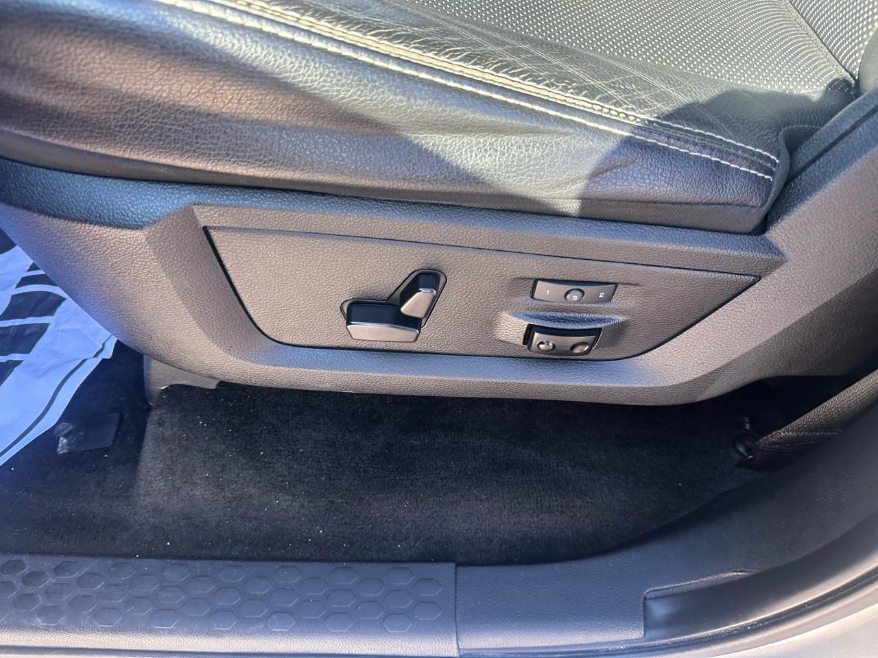 RAM 1500 Laramie 4x4 Crew Cab 5'7" Box 2017