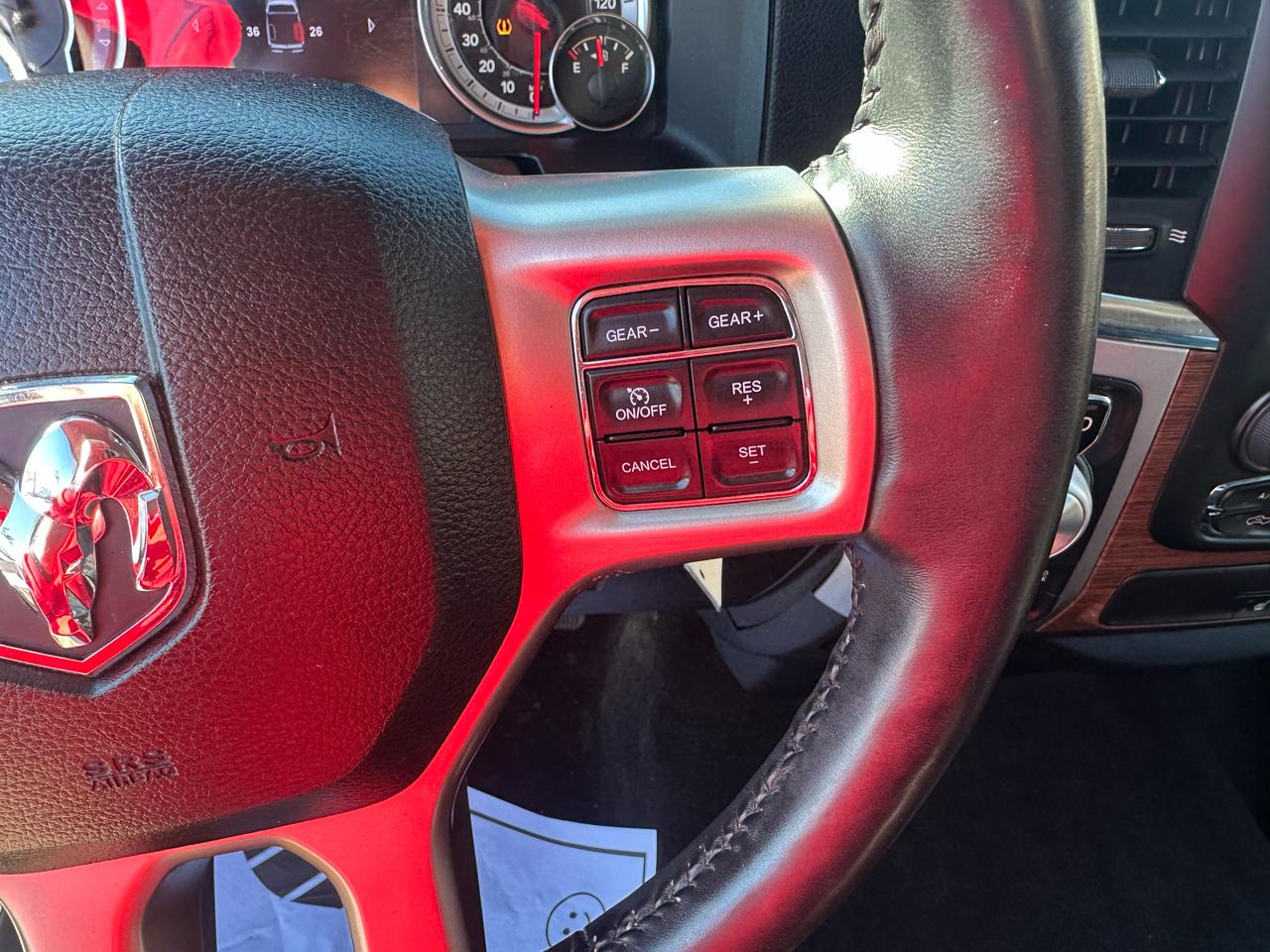 RAM 1500 Laramie 4x4 Crew Cab 5'7" Box 2017