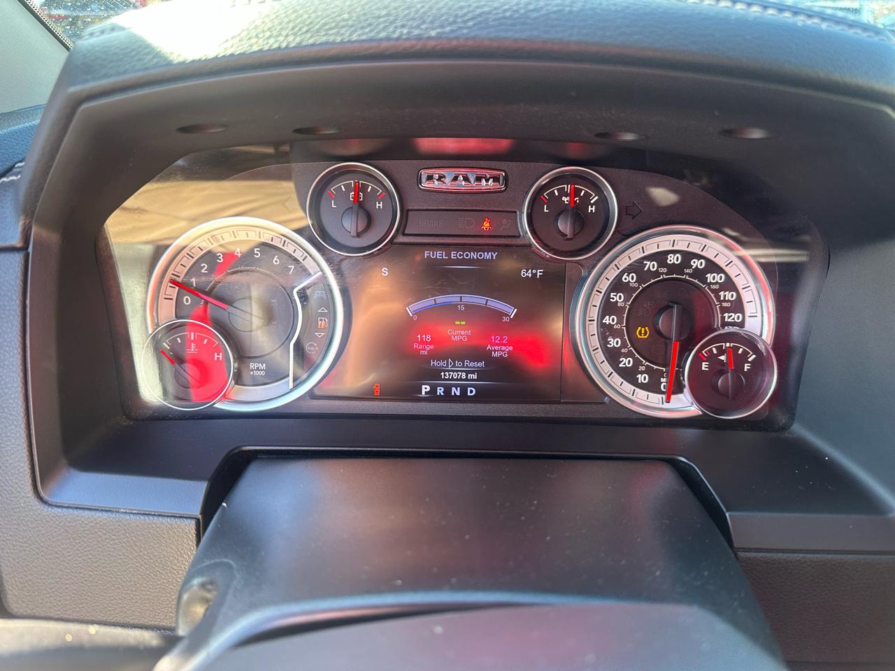 RAM 1500 Laramie 4x4 Crew Cab 5'7" Box 2017