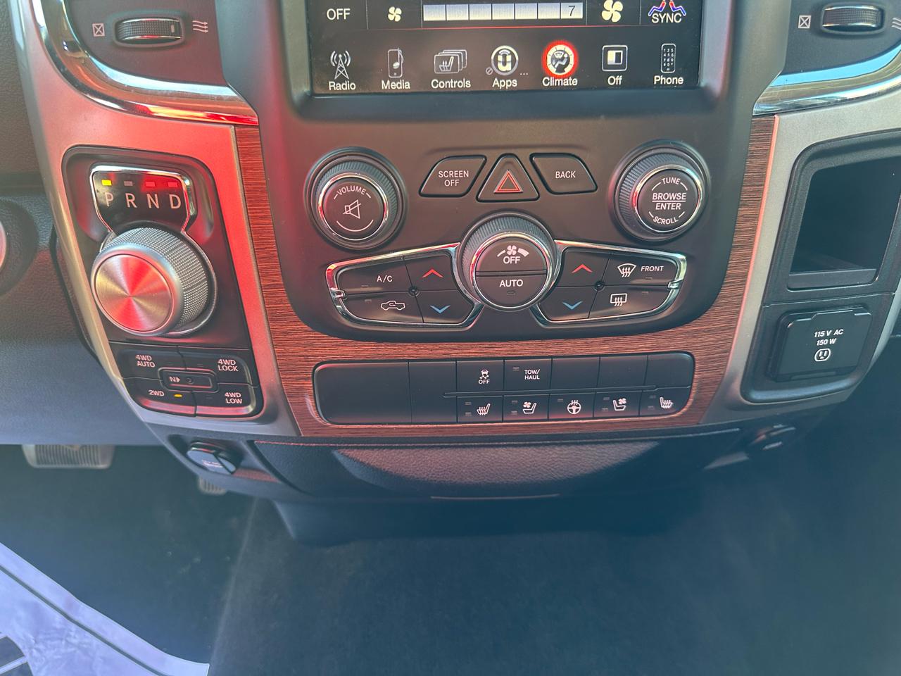 RAM 1500 Laramie 4x4 Crew Cab 5'7" Box 2017