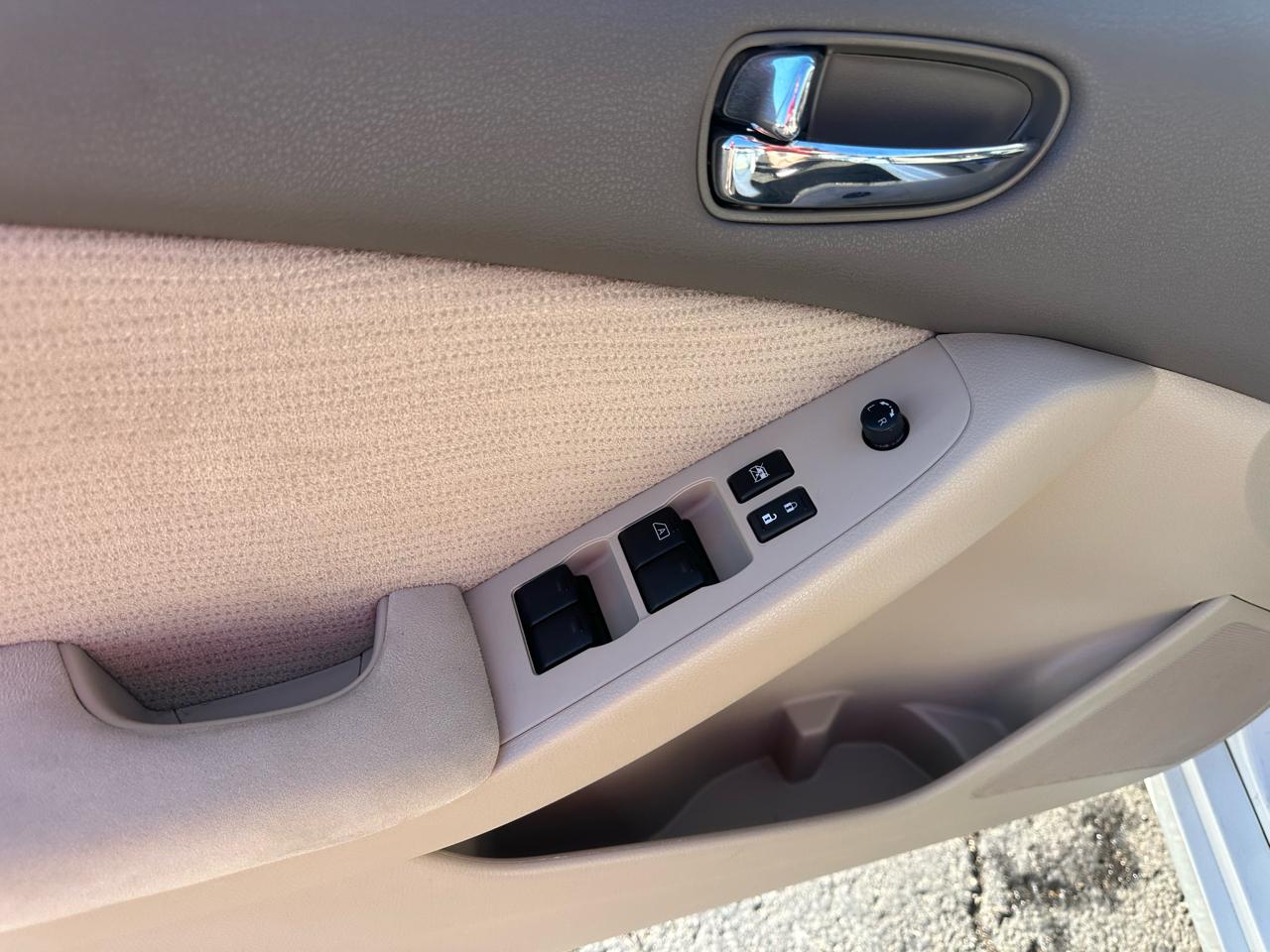 Nissan Altima 4dr Sdn I4 CVT 2.5 S 2012