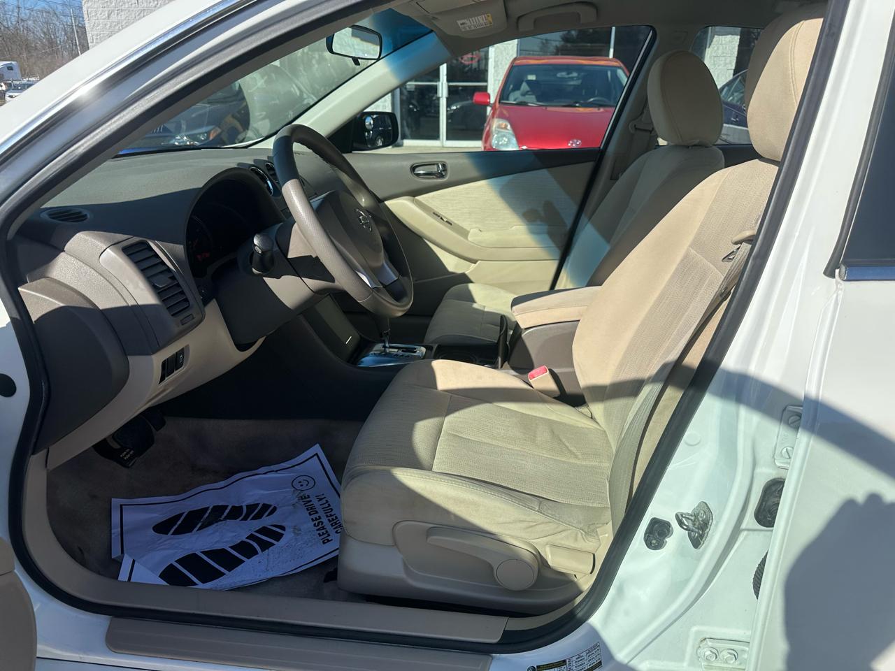 Nissan Altima 4dr Sdn I4 CVT 2.5 S 2012