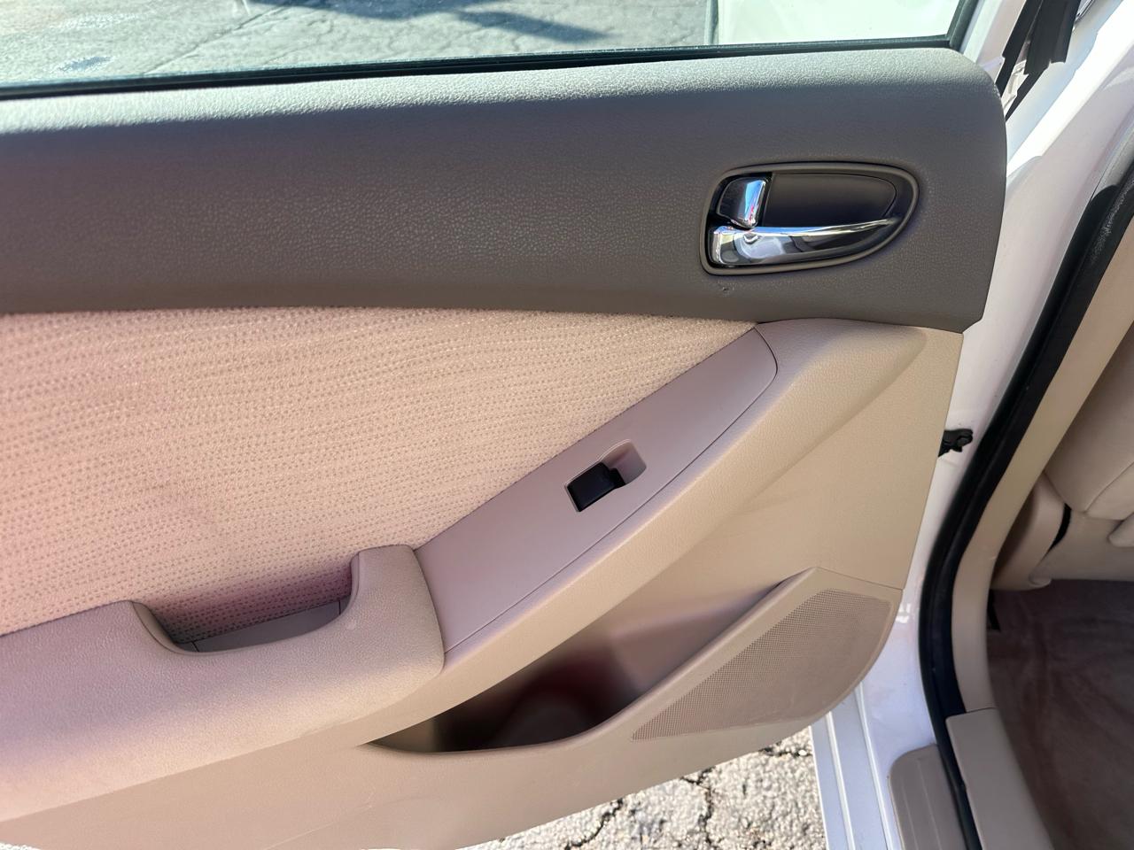 Nissan Altima 4dr Sdn I4 CVT 2.5 S 2012