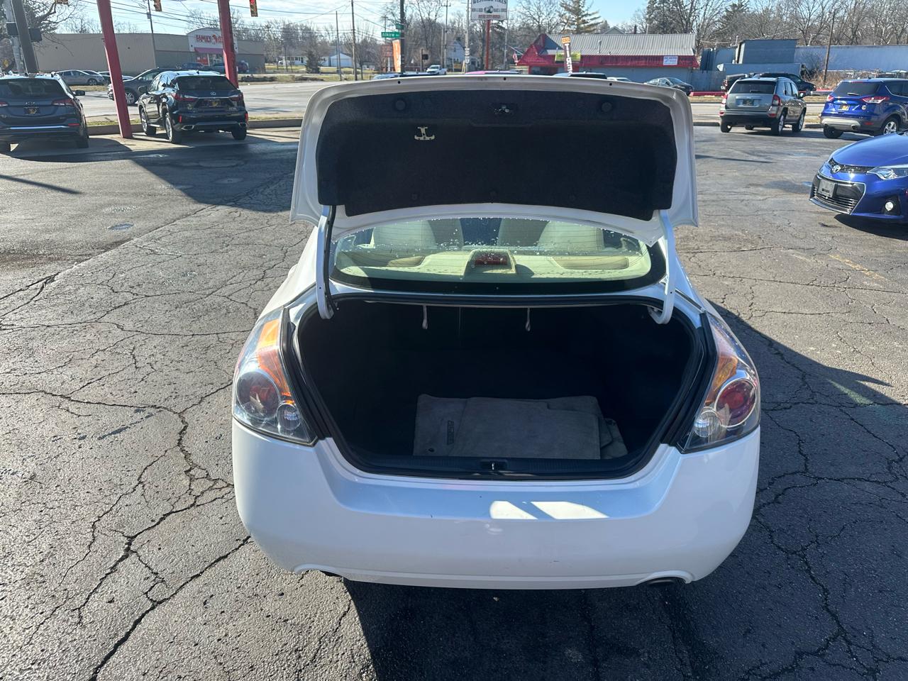 Nissan Altima 4dr Sdn I4 CVT 2.5 S 2012