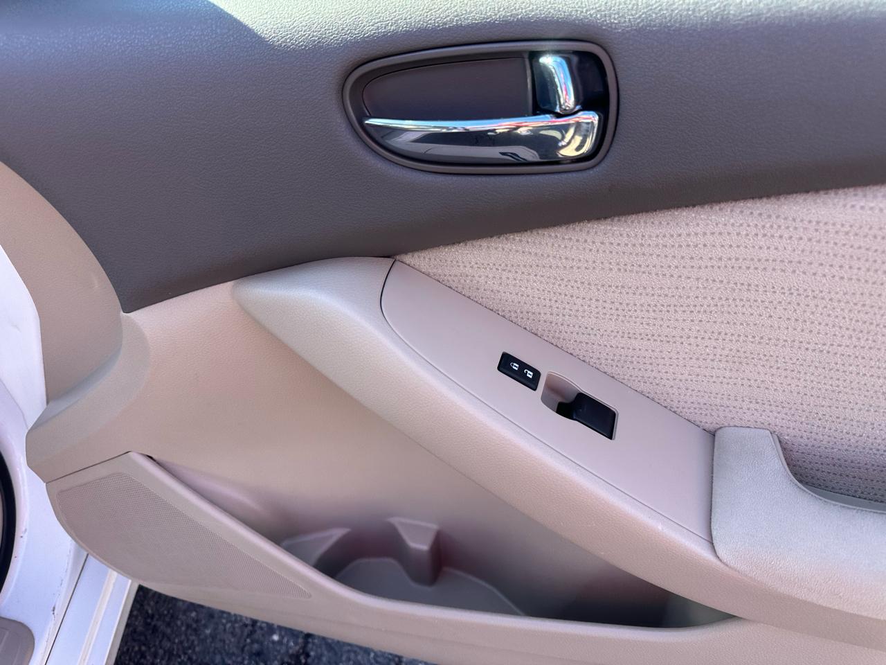 Nissan Altima 4dr Sdn I4 CVT 2.5 S 2012