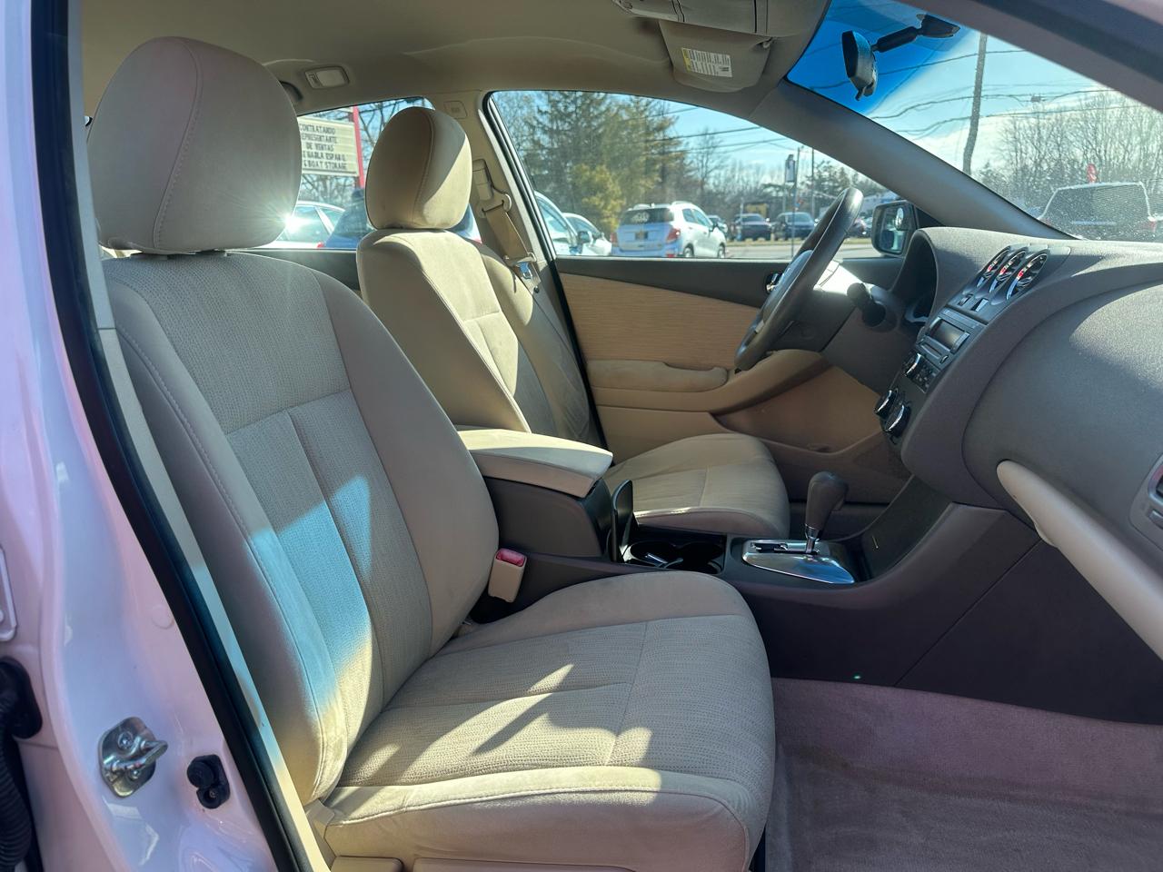 Nissan Altima 4dr Sdn I4 CVT 2.5 S 2012