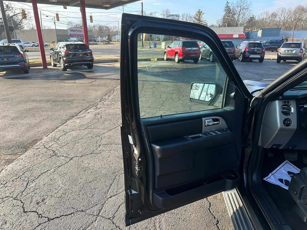 Ford Expedition EL 4WD 4dr XLT 2015