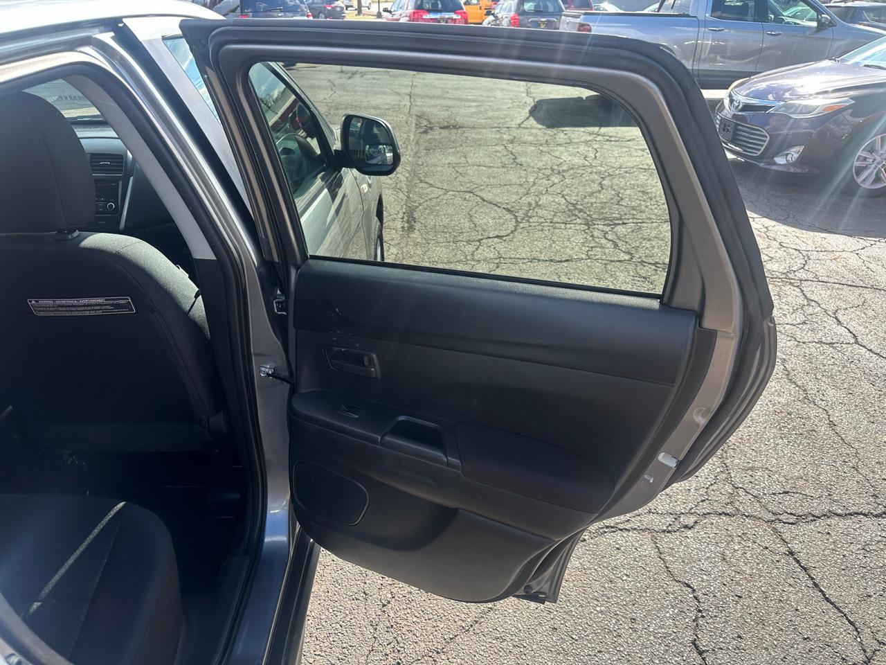 Mitsubishi Outlander Sport 2WD 4dr Man ES 2014