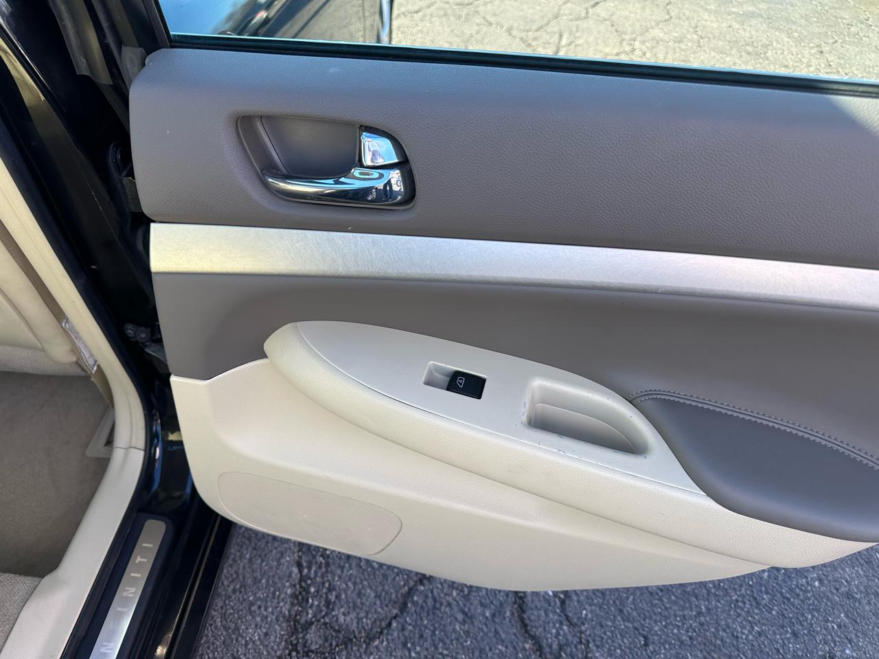 Infiniti G35 Sedan 4dr x AWD 2008