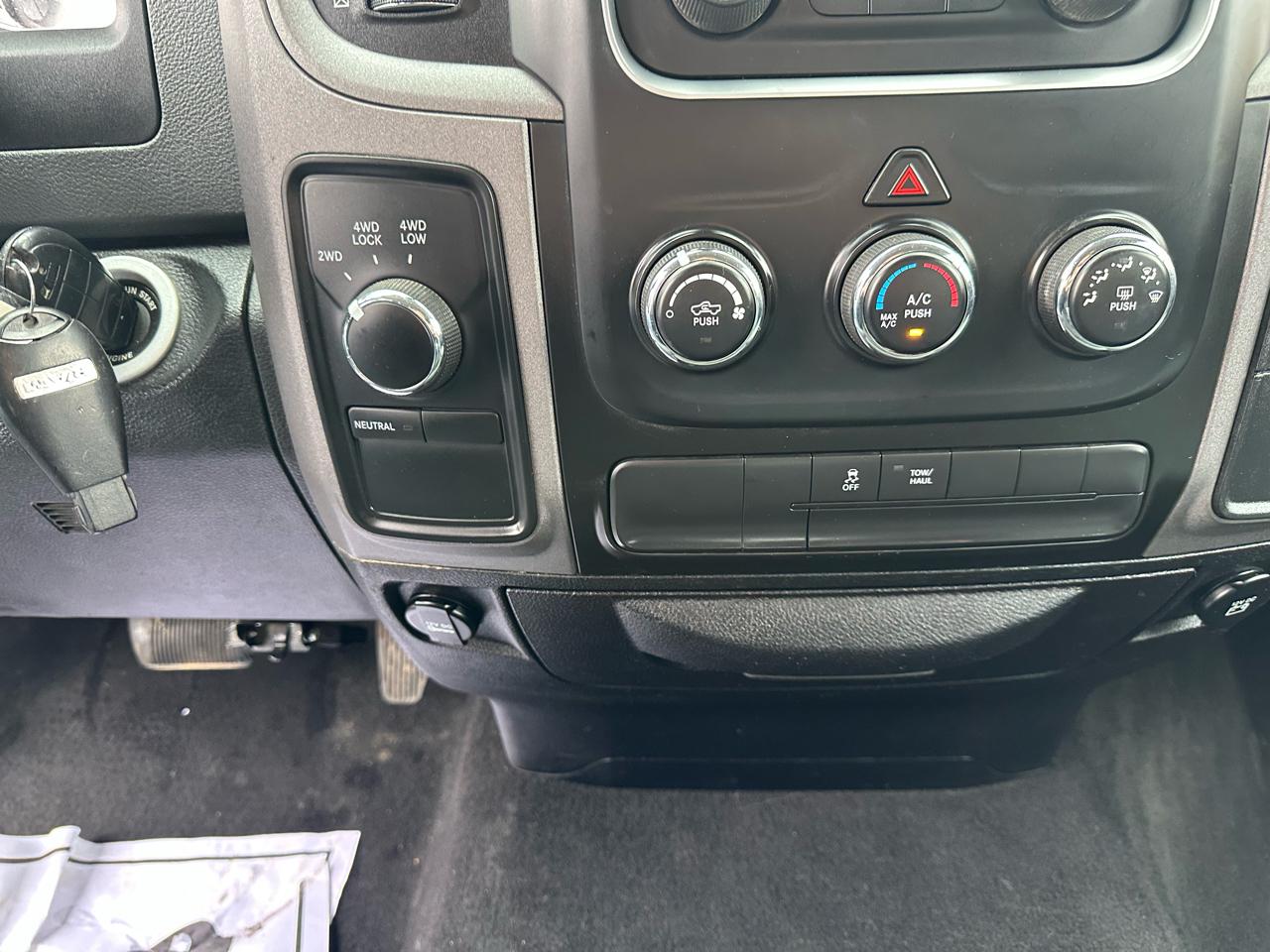 RAM 1500 4WD Quad Cab 140.5" Express 2014