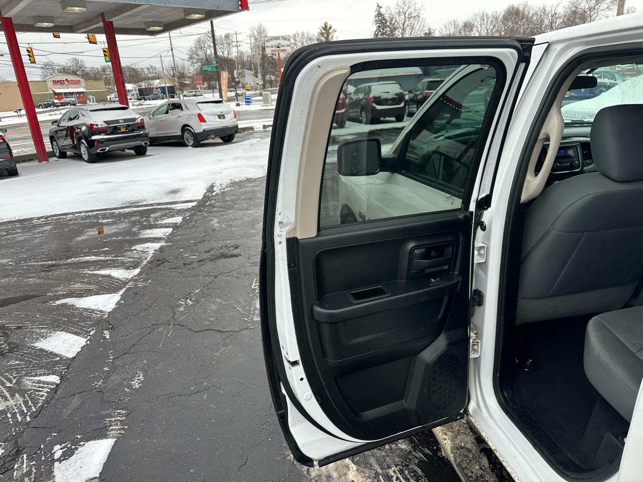 RAM 1500 4WD Quad Cab 140.5" Express 2014