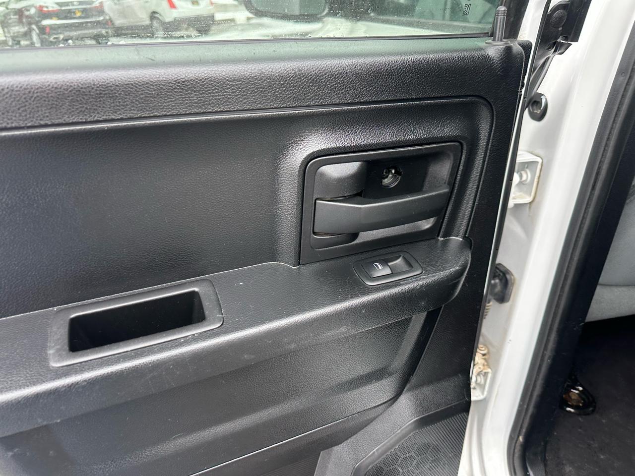 RAM 1500 4WD Quad Cab 140.5" Express 2014