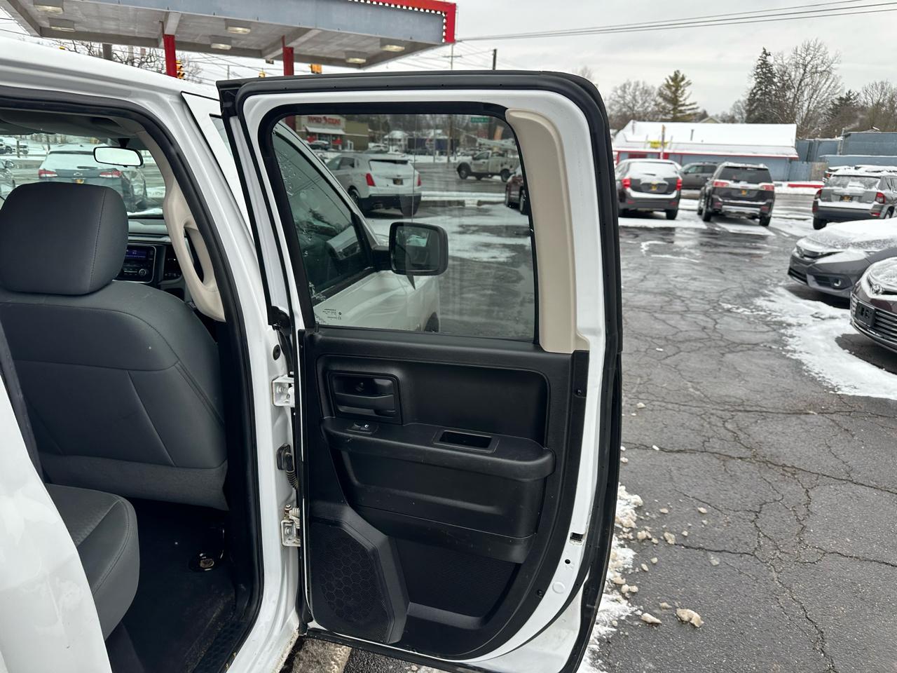 RAM 1500 4WD Quad Cab 140.5" Express 2014