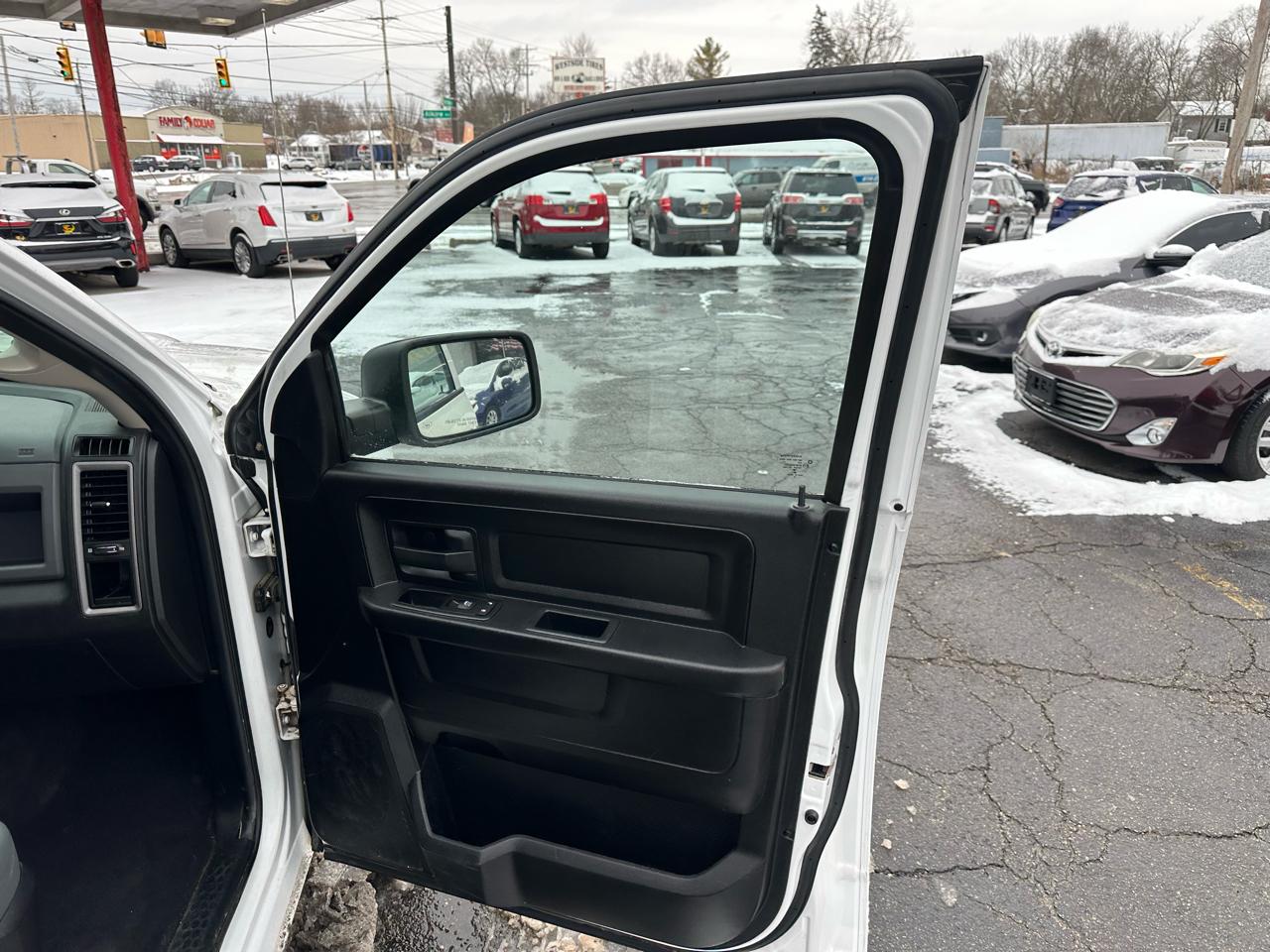 RAM 1500 4WD Quad Cab 140.5" Express 2014