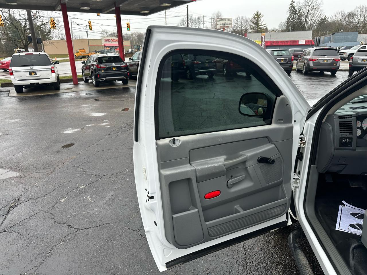 Dodge Ram 1500 2dr Reg Cab 120.5 ST 2006