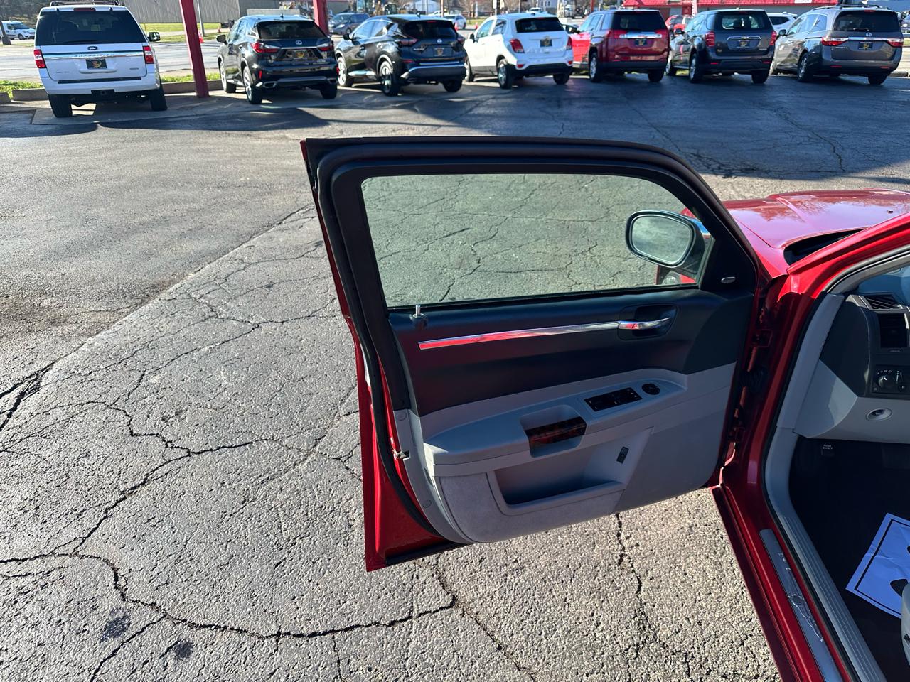 Chrysler 300 4dr Sdn 300C RWD 2007