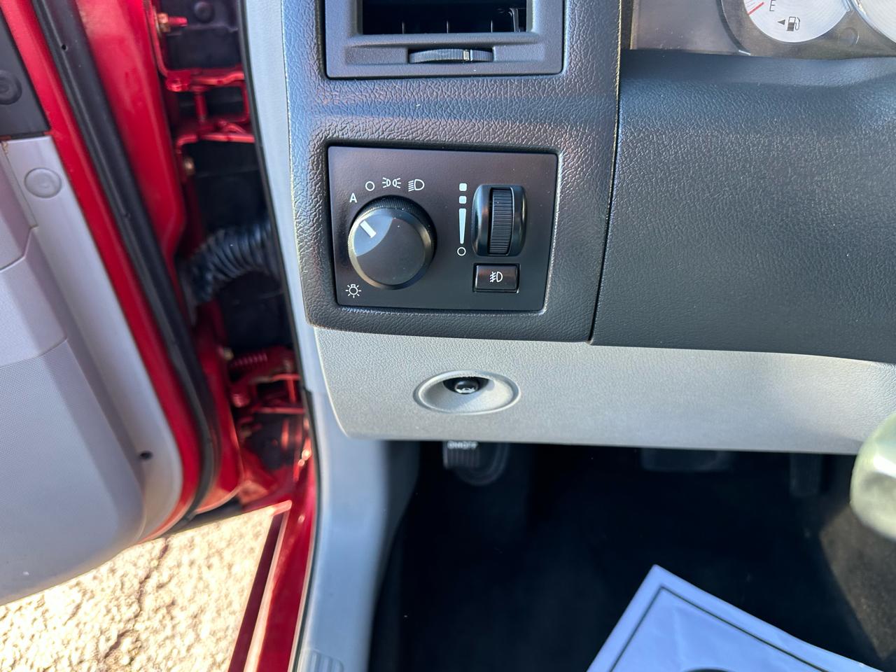 Chrysler 300 4dr Sdn 300C RWD 2007