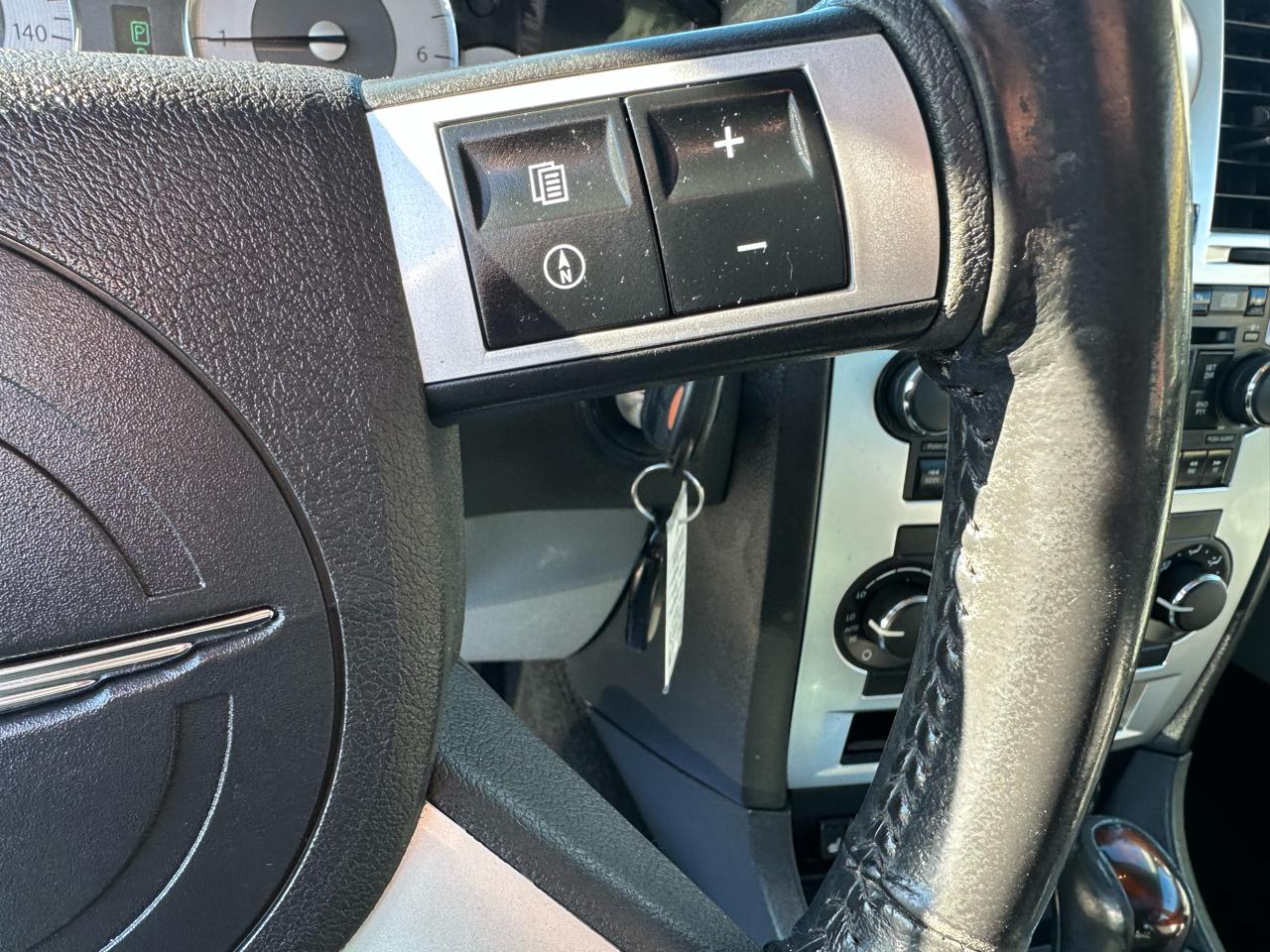 Chrysler 300 4dr Sdn 300C RWD 2007