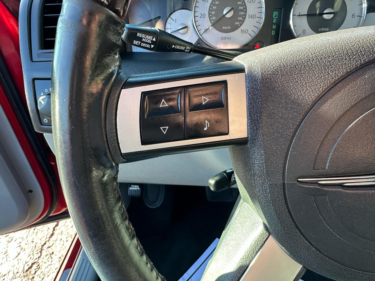 Chrysler 300 4dr Sdn 300C RWD 2007