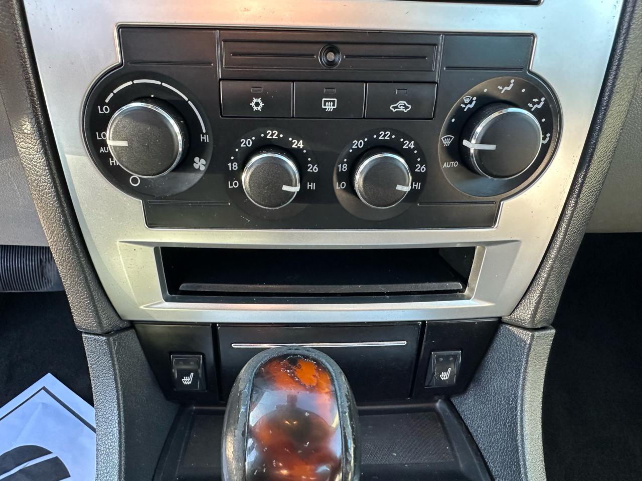 Chrysler 300 4dr Sdn 300C RWD 2007