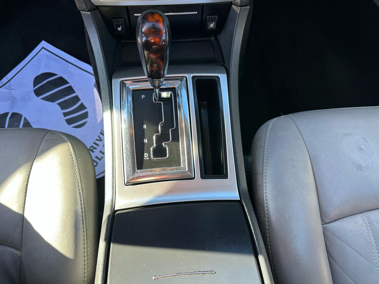 Chrysler 300 4dr Sdn 300C RWD 2007