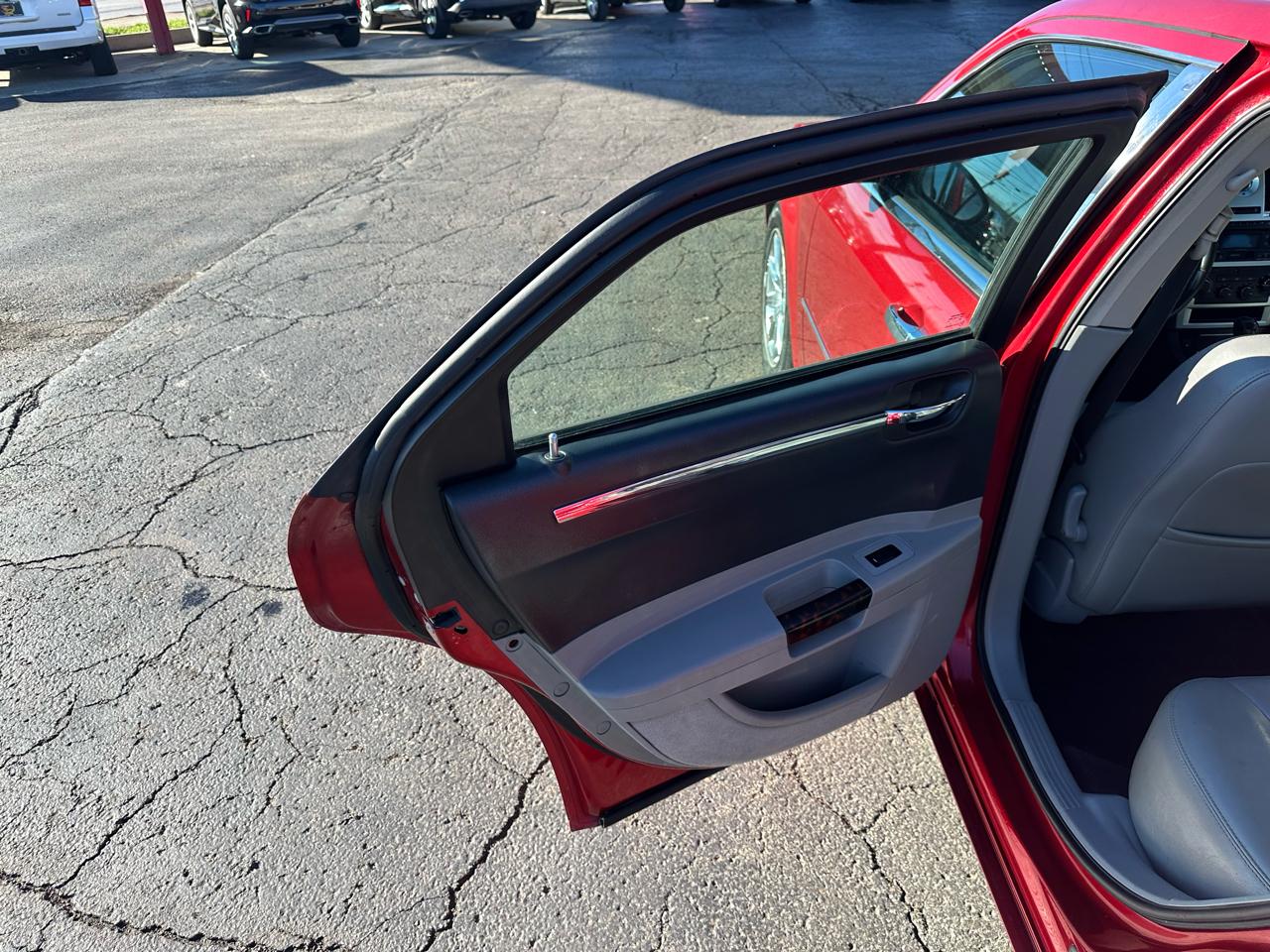 Chrysler 300 4dr Sdn 300C RWD 2007