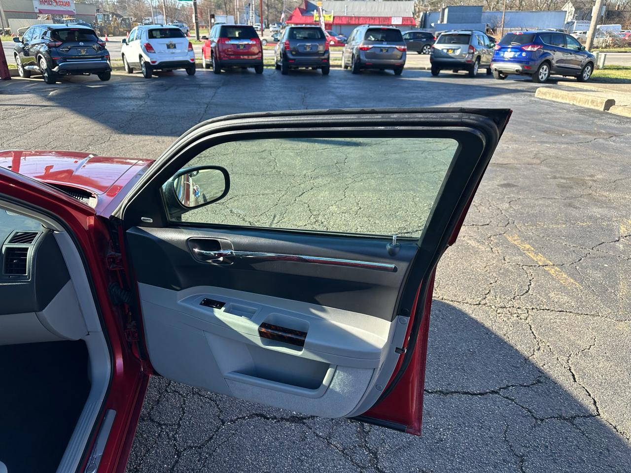 Chrysler 300 4dr Sdn 300C RWD 2007