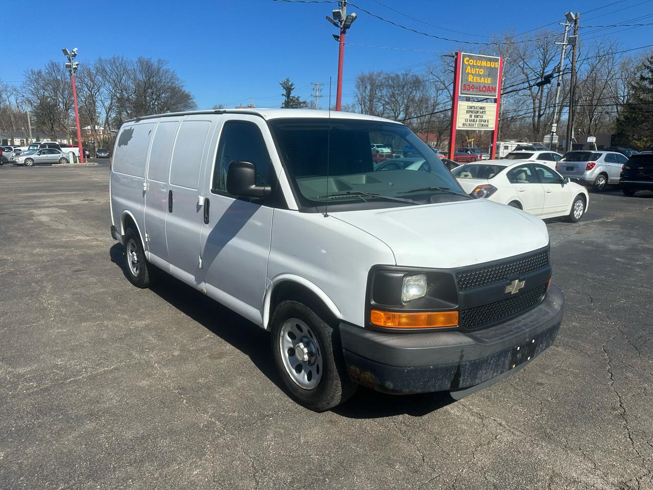 Chevrolet Express Cargo Van RWD 1500 135" 2011