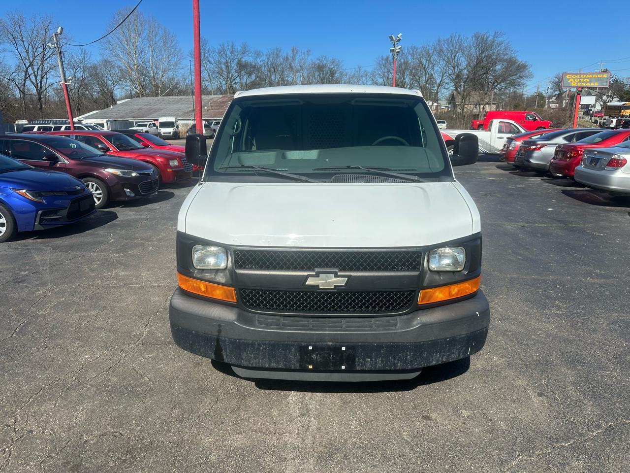 Chevrolet Express Cargo Van RWD 1500 135" 2011