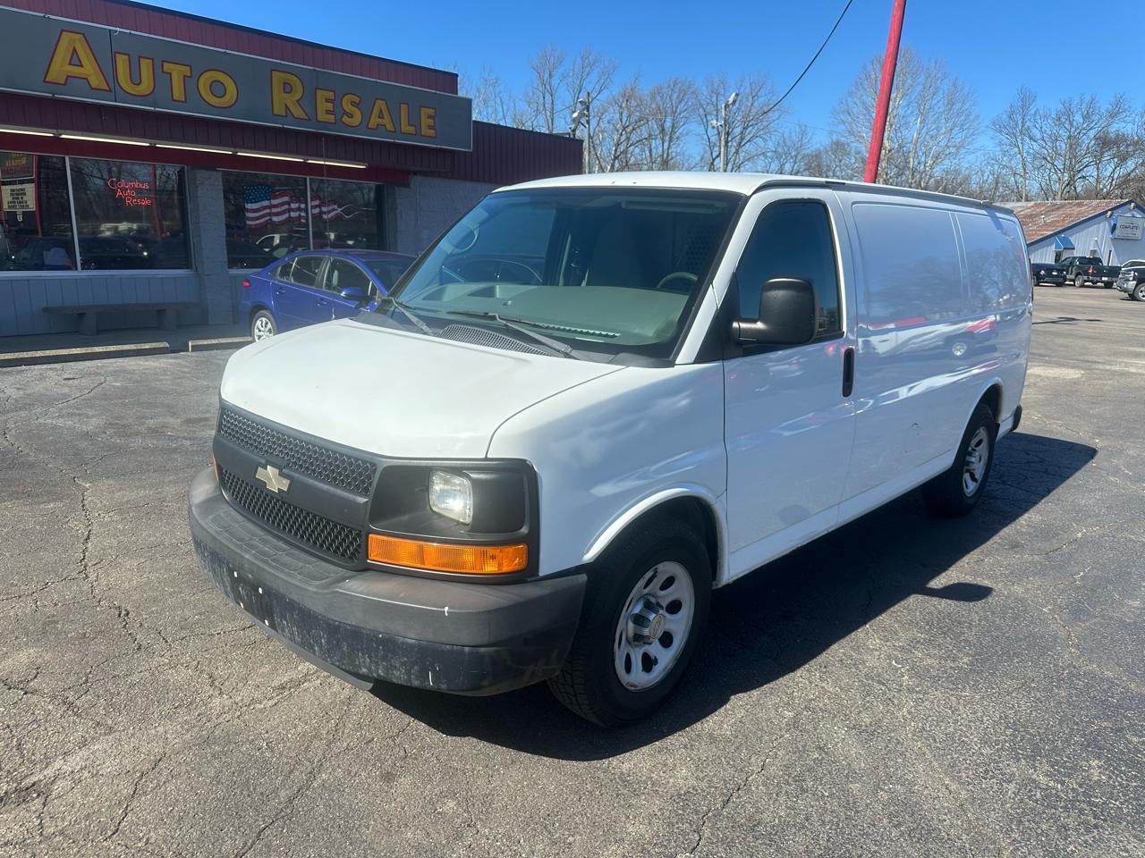 Chevrolet Express Cargo Van RWD 1500 135" 2011