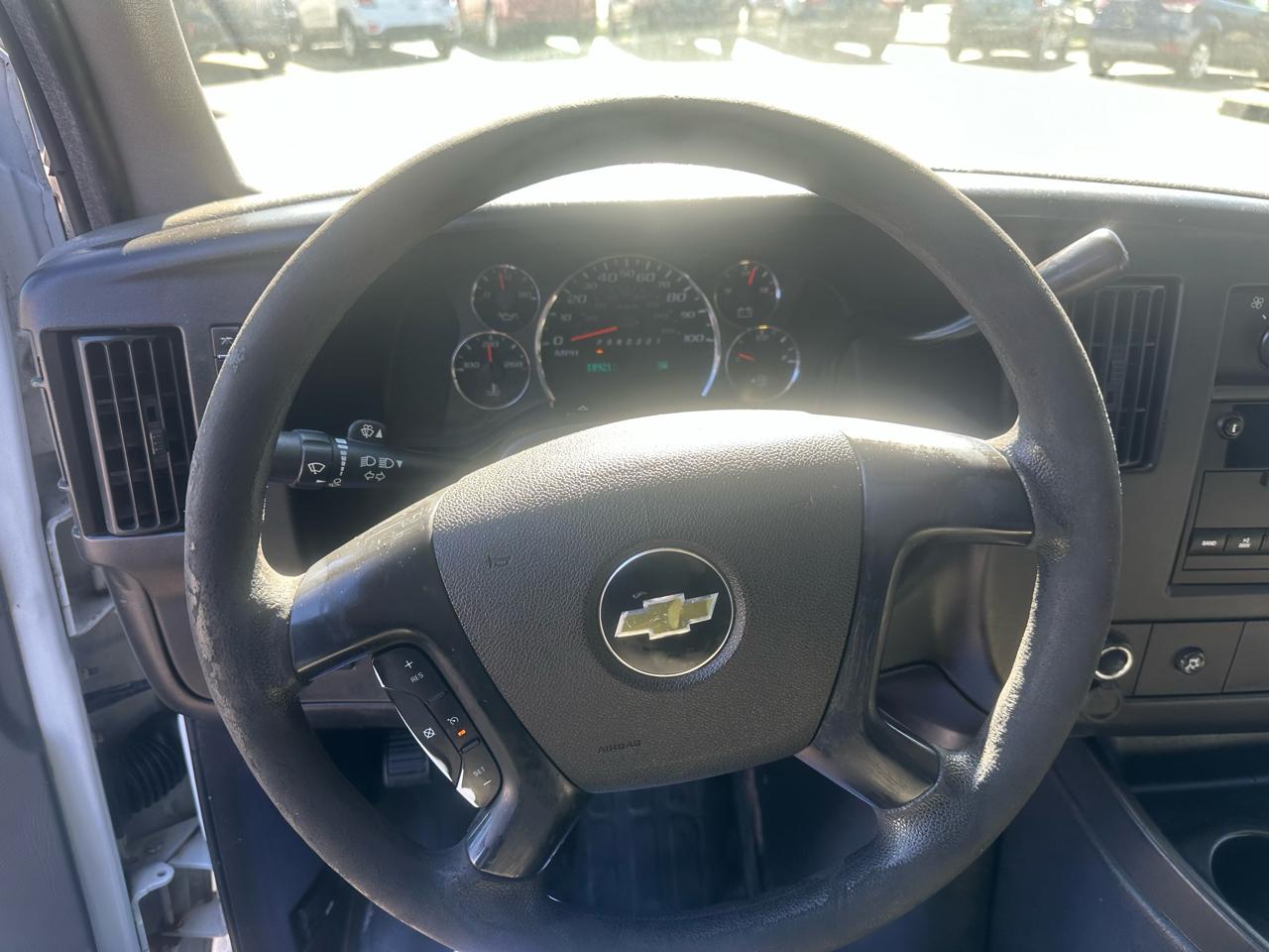 Chevrolet Express Cargo Van RWD 1500 135" 2011