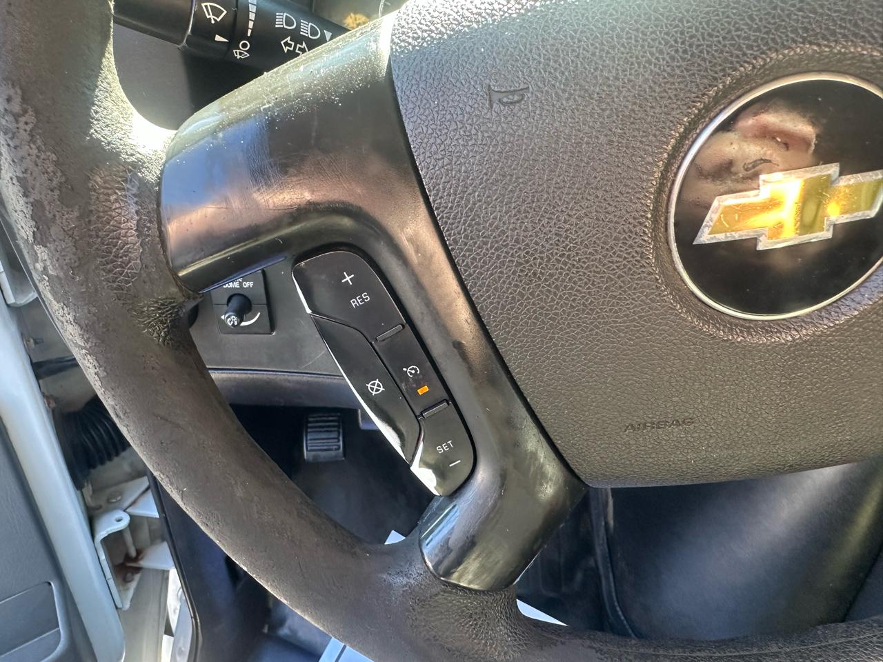 Chevrolet Express Cargo Van RWD 1500 135" 2011