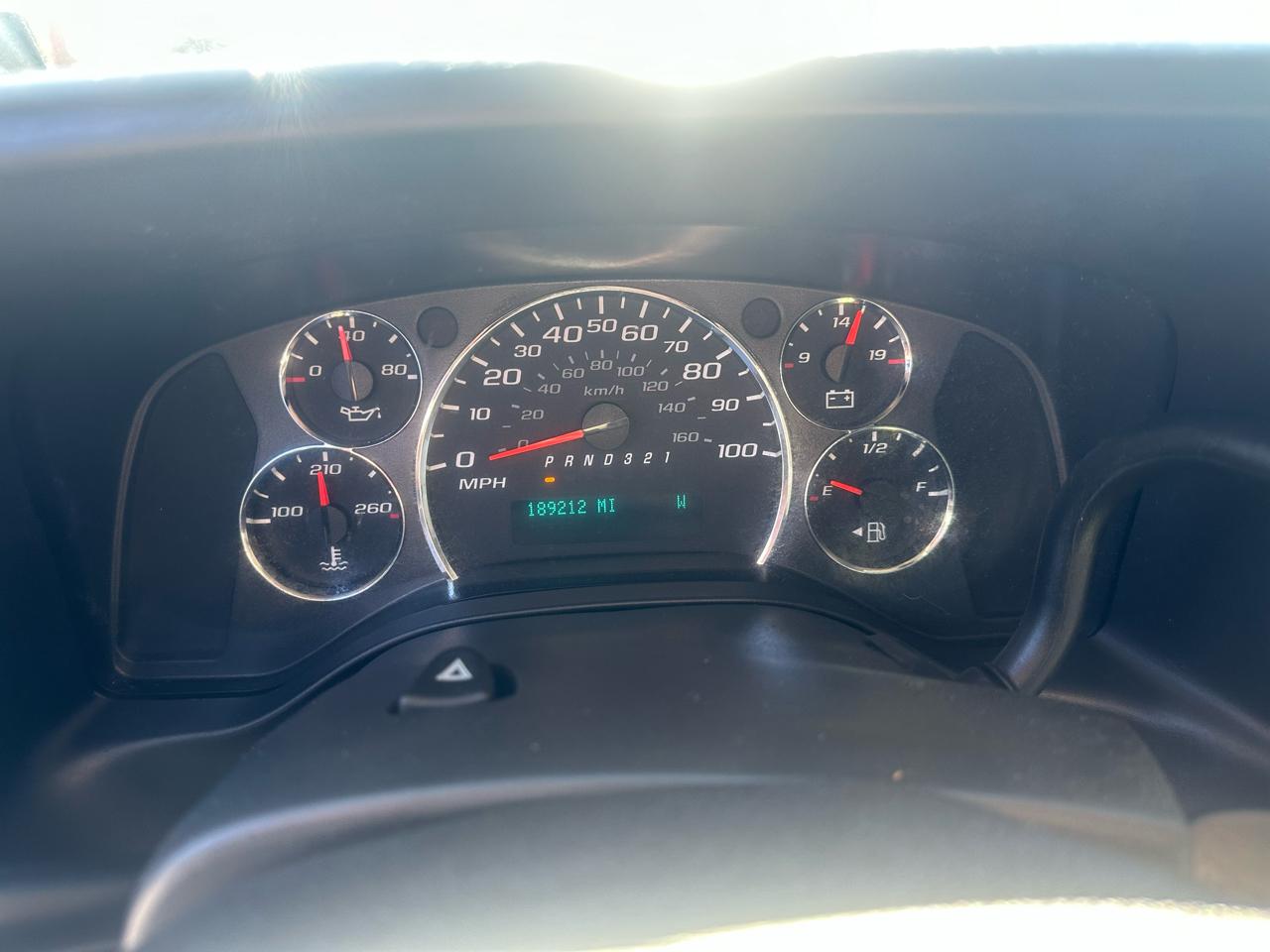 Chevrolet Express Cargo Van RWD 1500 135" 2011