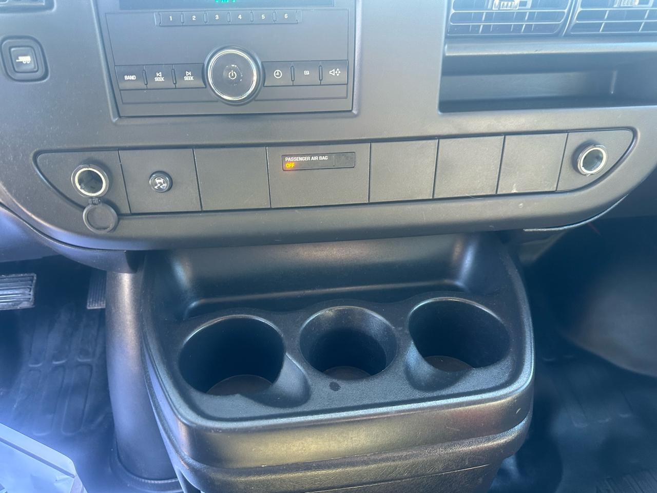 Chevrolet Express Cargo Van RWD 1500 135" 2011