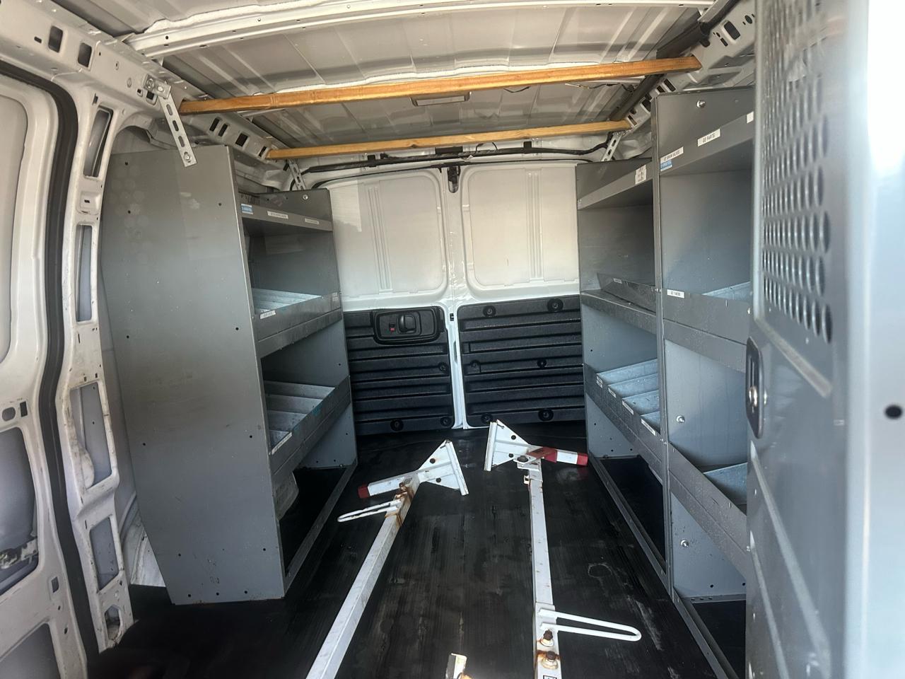 Chevrolet Express Cargo Van RWD 1500 135" 2011